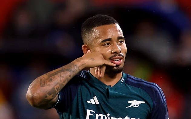 Gabriel Jesus sẽ nghỉ đến hết trận lượt về với Sevilla - Bóng Đá