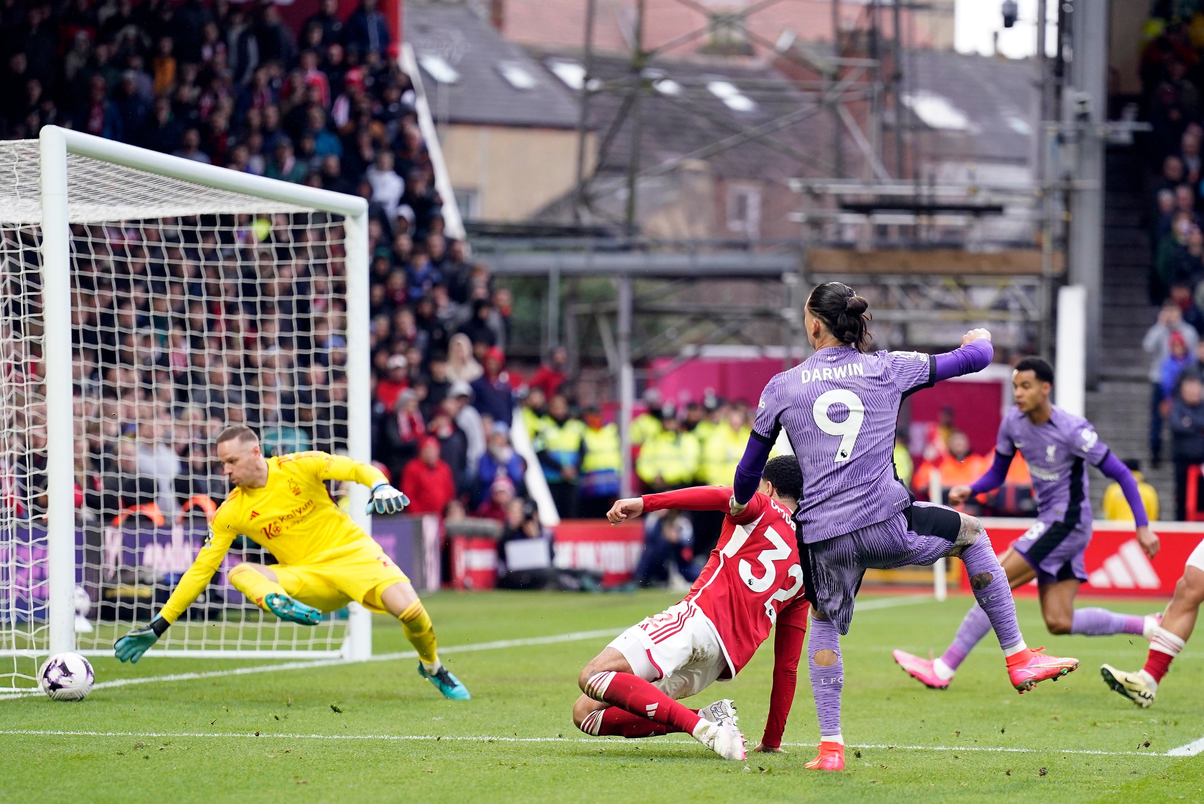 Sau trận Nottingham Forest - Liverpool  - Bóng Đá
