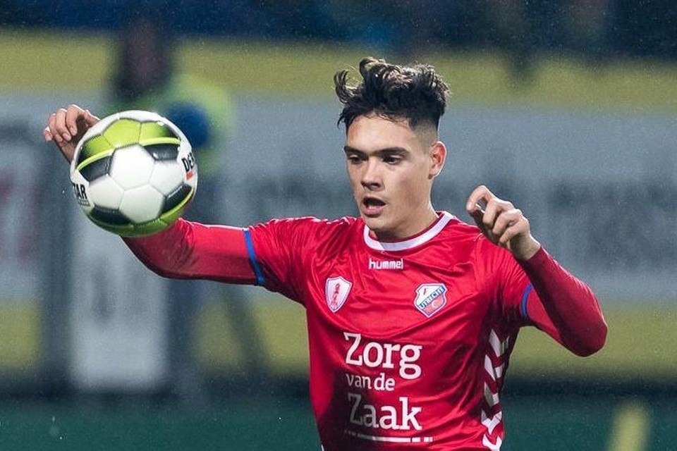 Indonesia nhập tịch hậu vệ Hà Lan - Bóng Đá