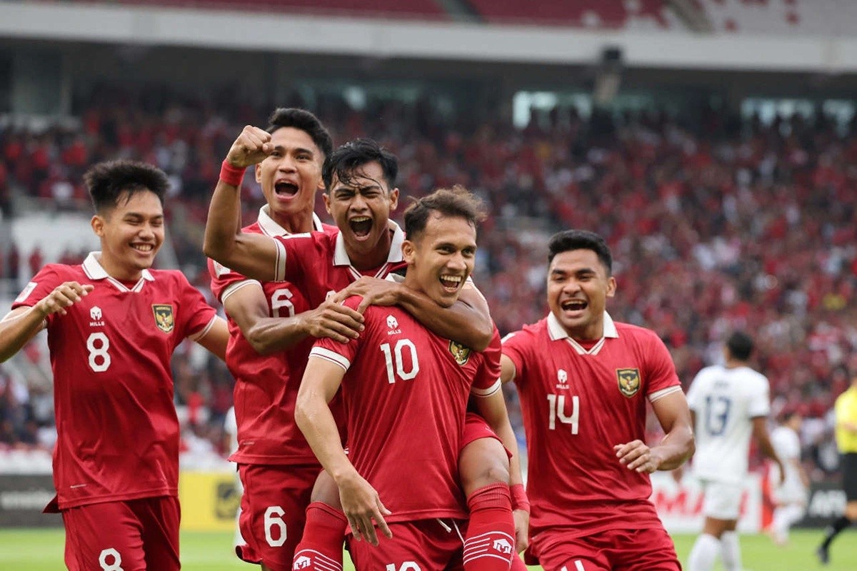 HLV Shin vắng mặt khi U20 Indonesia bị gạt khỏi World Cup - Bóng Đá