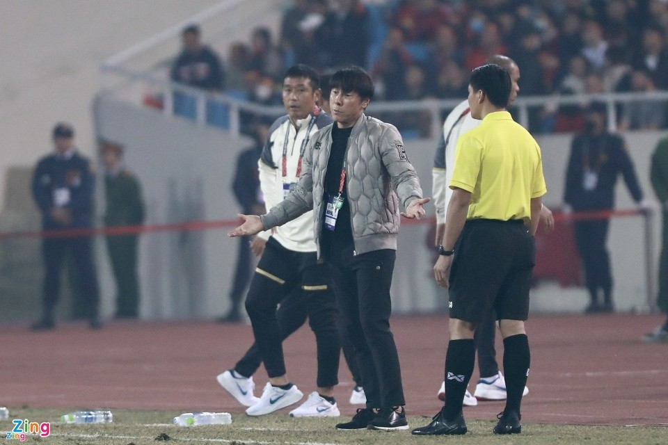 Làn sóng đòi sa thải HLV Shin Tae-yong - Bóng Đá