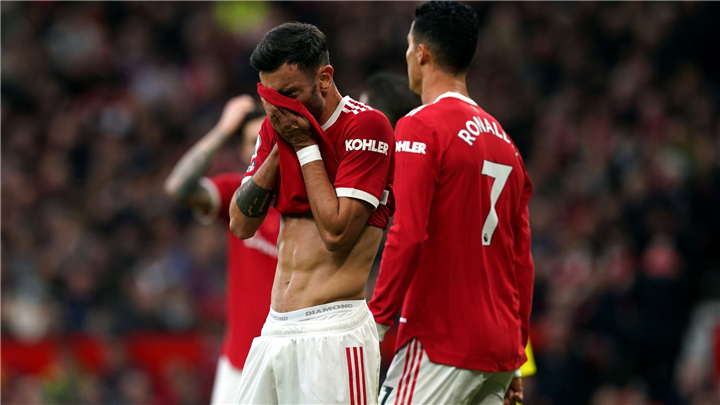 Chỉ một hình ảnh đủ thấy đẳng cấp thật sự của hàng thủ Man Utd - Bóng Đá