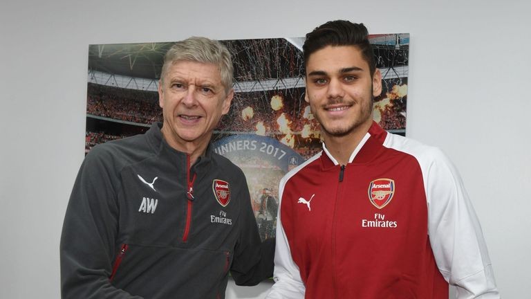 Người cũ Arsenal sắp tái xuất Premier League - Bóng Đá