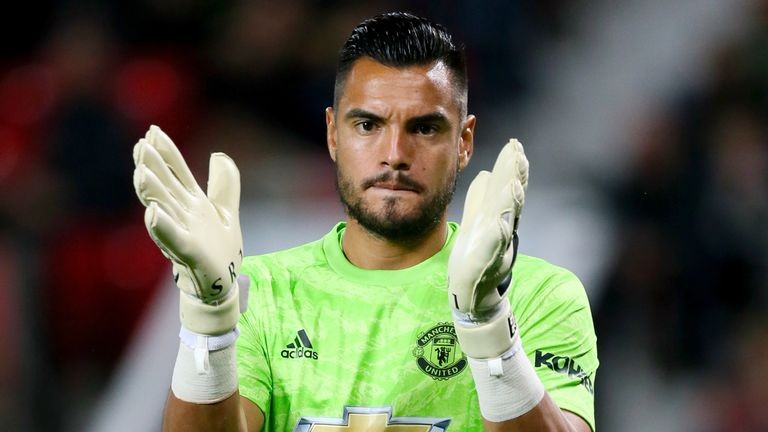 Nhìn Onana mới thấy tiếc cho Romero ở Man Utd - Bóng Đá