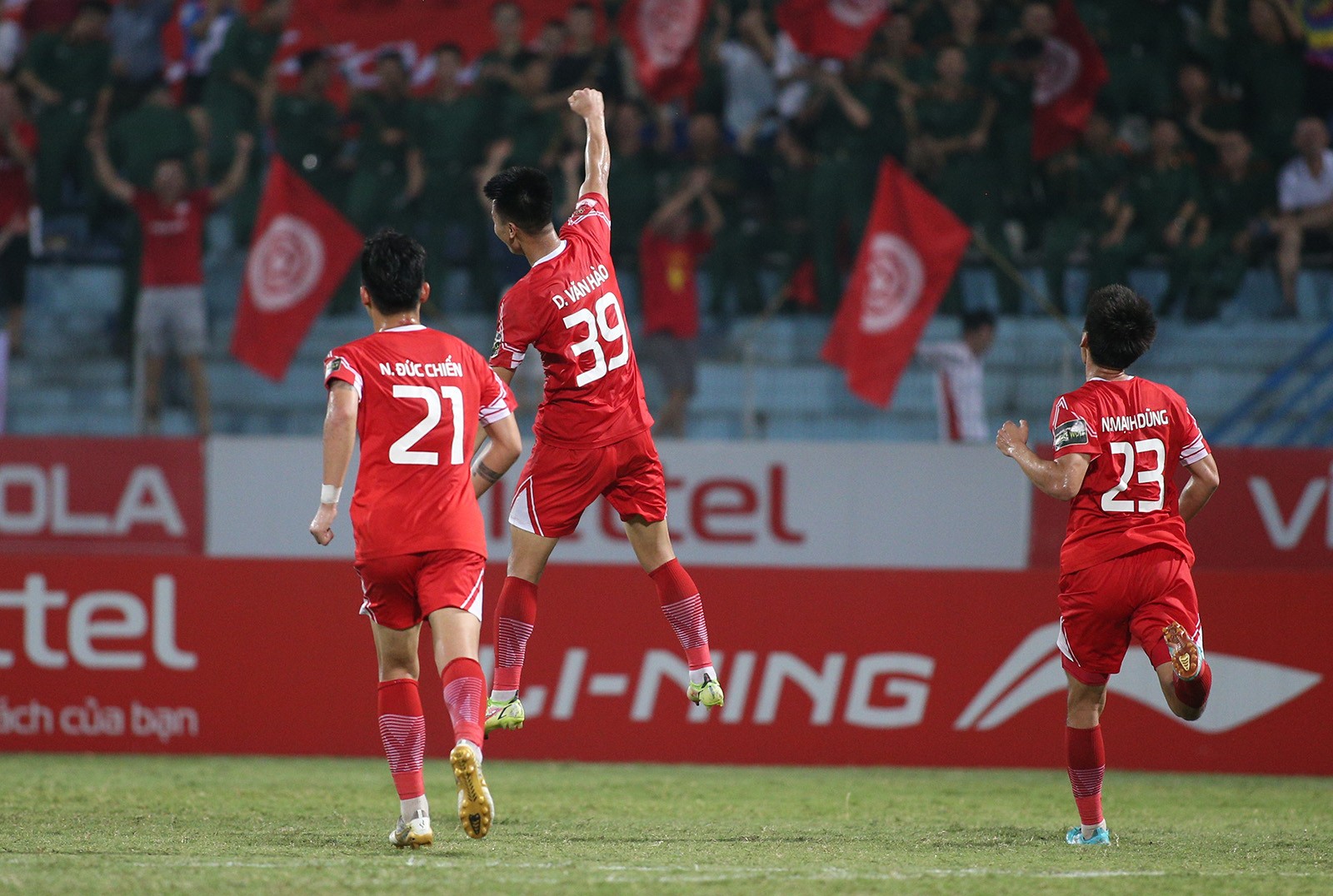 HLV Huy Hoàng: Thật đau lòng cho CĐV SLNA - Bóng Đá