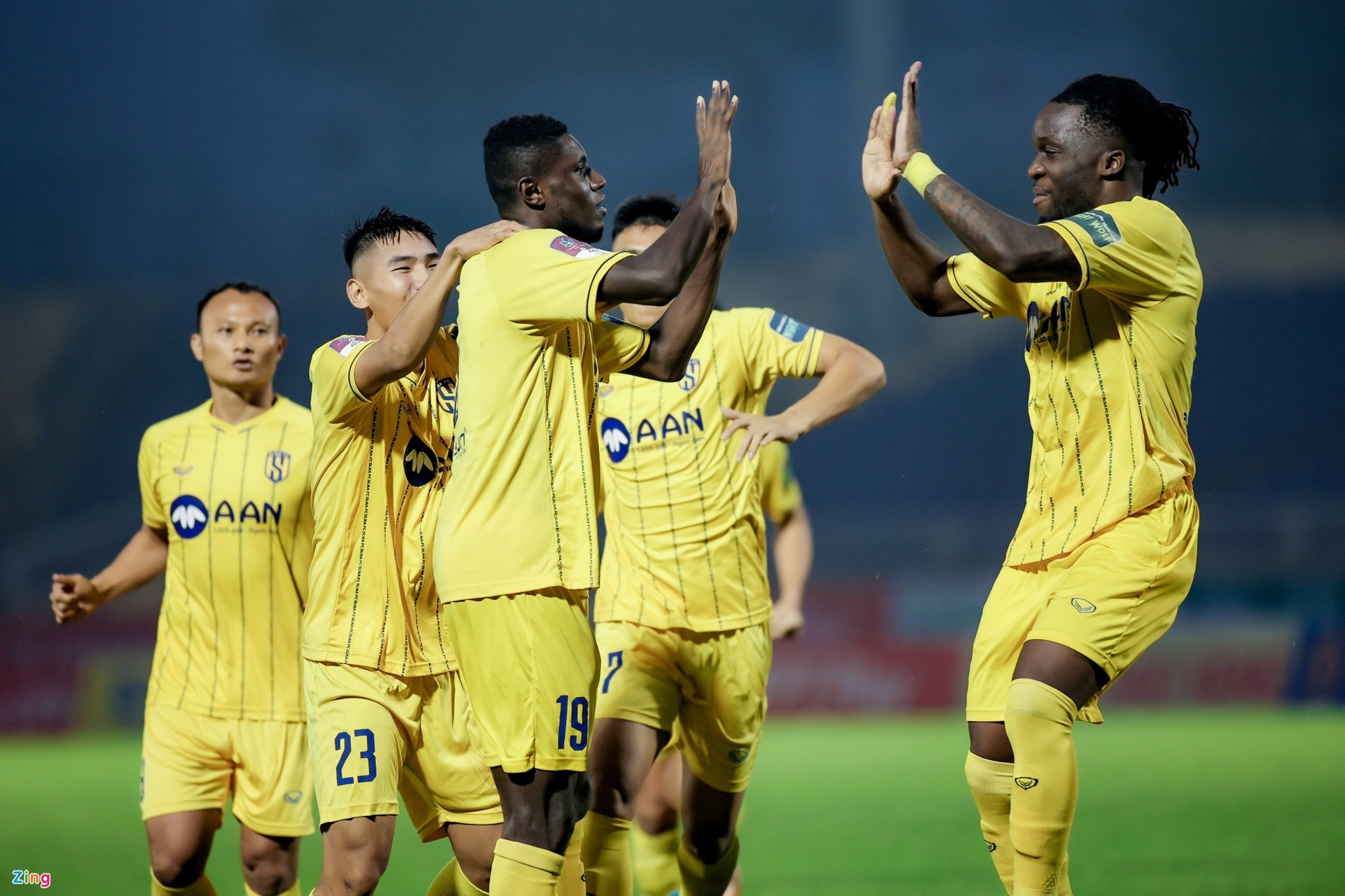 Tuyển thủ U22 ghi bàn giúp SLNA thắng trận đầu tiên ở V-League 2023 - Bóng Đá