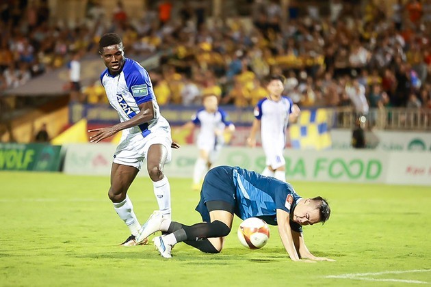 Nhân tố Việt kiều thứ 2 được HLV Troussier liên hệ; Hong Kong dùng cầu thủ nhập tịch đấu ĐT Việt Nam - Bóng Đá