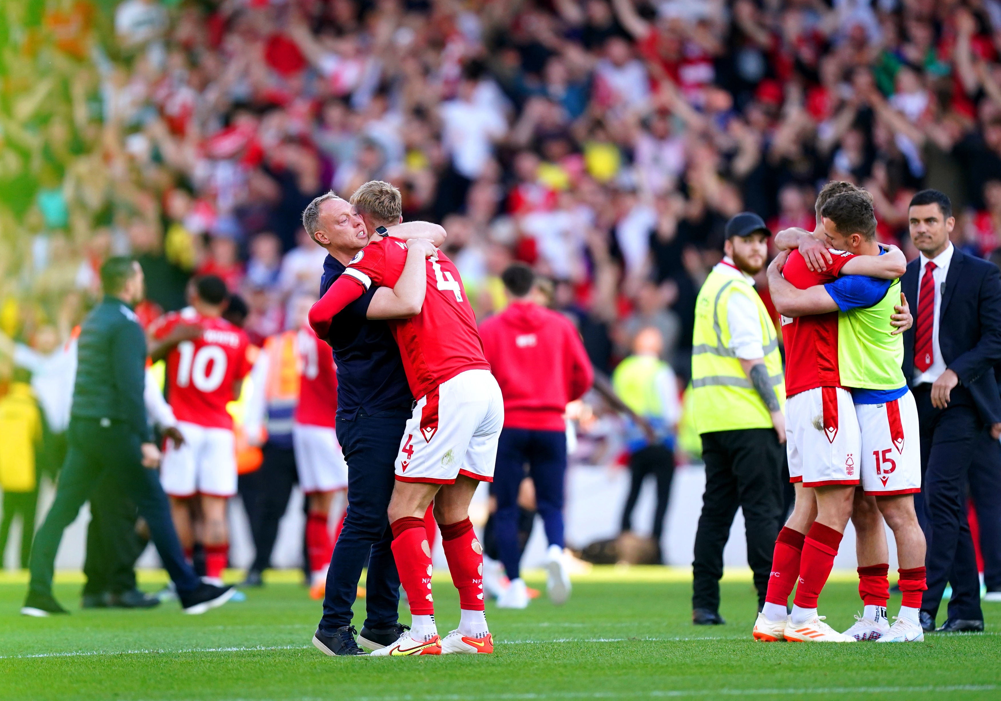 Điên rồ cuộc đua trụ hạng Premier League - Bóng Đá