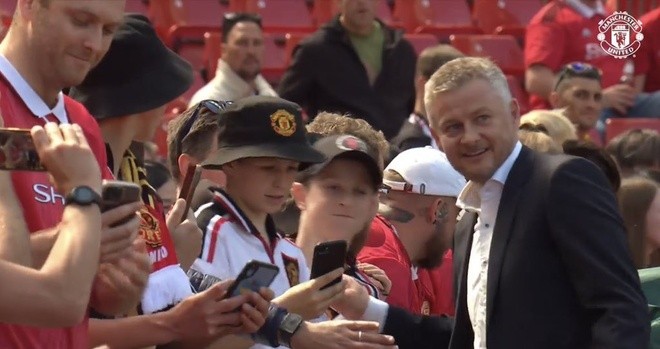 Solskjaer lần đầu trở lại Old Trafford - Bóng Đá
