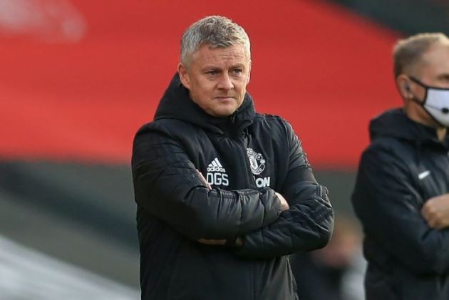 Fabrizio Romano confirms Manchester United transfer interest in 20-year-old defender Max Aaron - Bóng Đá