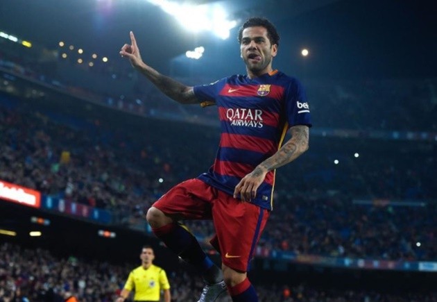 Alves comes back to Barca - Bóng Đá