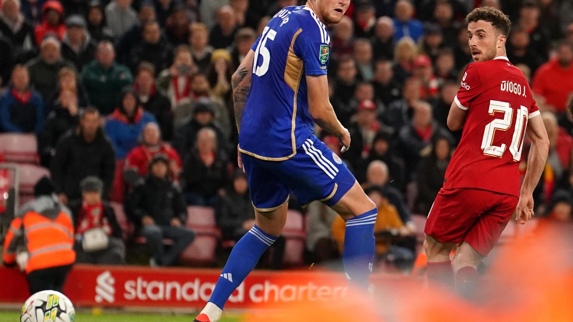 Liverpool xuất sắc ngược dòng hạ Leicester City - Bóng Đá