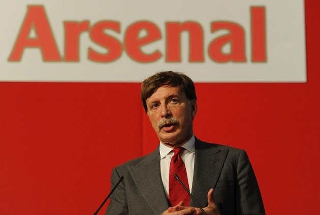 ‘GOING CRAZY’: JAMIE CARRAGHER MAKES ARSENAL FANS AND STAN KROENKE CLAIM ON AMERICAN TV - Bóng Đá