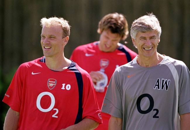 'Giáo sư' Wenger đã thay đổi thứ văn hóa khủng khiếp tại Arsenal - Bóng Đá