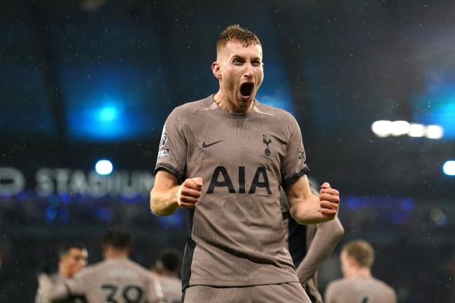 Tuyển thủ Thụy Điển lập kỷ lục trong trận hòa Man City - Bóng Đá