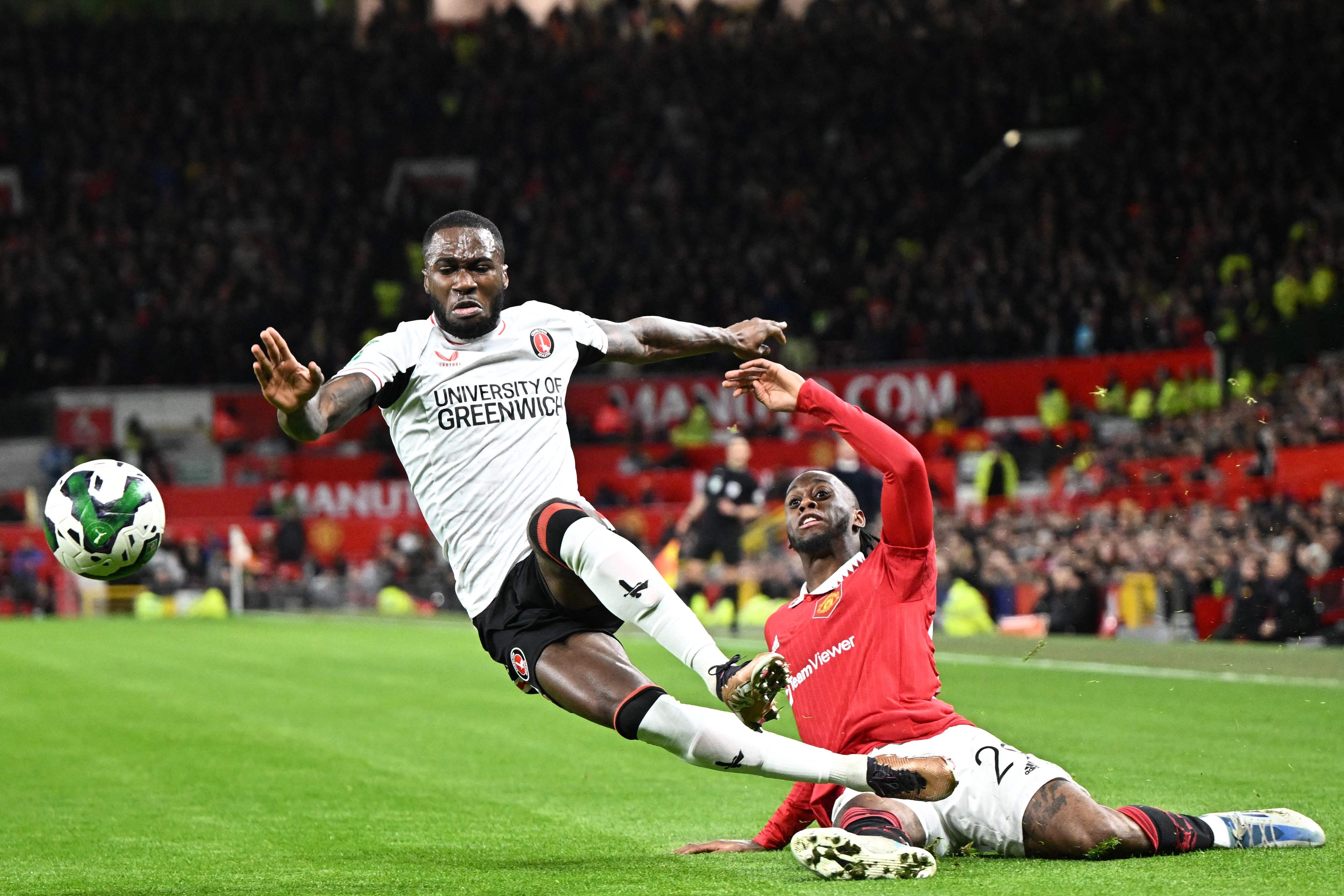 Tình thế đảo ngược với Aaron Wan-Bissaka - Bóng Đá