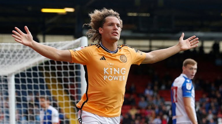 Vardy lại ghi bàn, Leicester thắng  - Bóng Đá