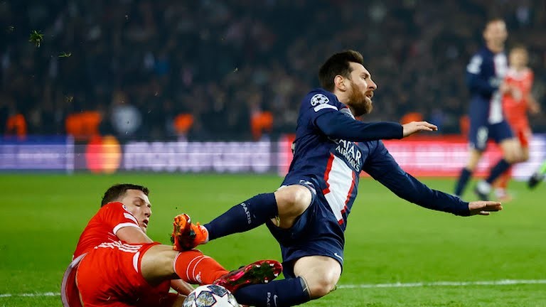 Trường hợp kỳ lạ của Messi ở PSG - Bóng Đá