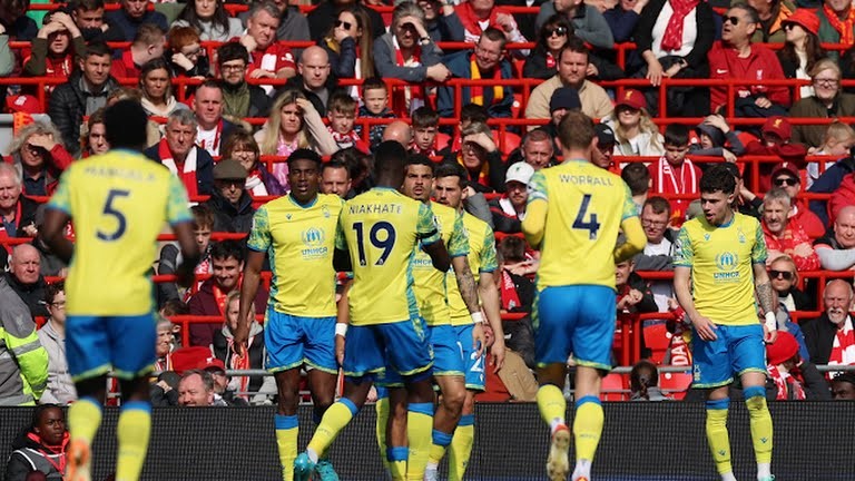 Liverpool gây sức ép lên top 4 trong trận cầu có 5 bàn - Bóng Đá