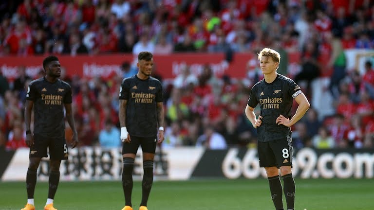 Percentage of season spent in 1st place without winning the Premier League:  Arsenal 22/23 : 93% - Bóng Đá