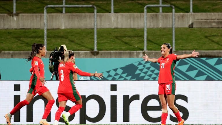 TRỰC TIẾP Bồ Đào Nha 2-0 Việt Nam: Hai bàn chóng vánh - Bóng Đá