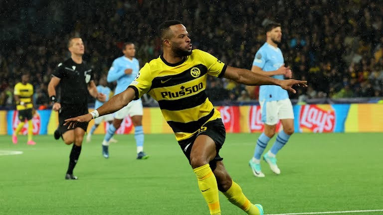 Haaland lập cú đúp, Man City toàn thắng 3 trận - Bóng Đá
