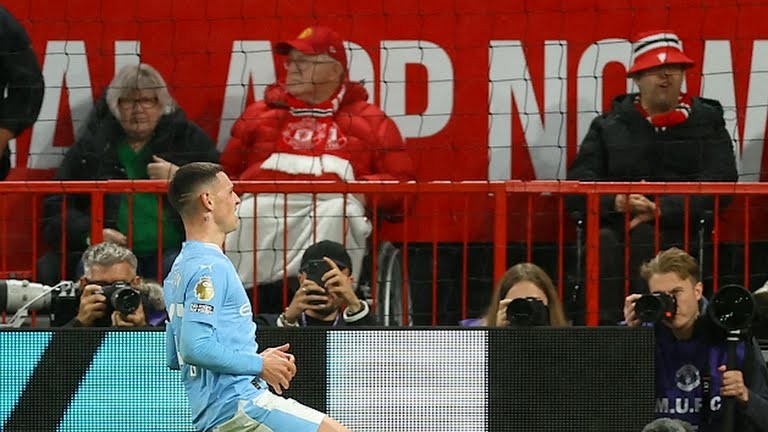 Amrabat tệ hại và quyết định 'tự hủy' của Ten Hag - Bóng Đá