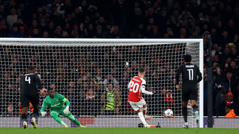 Lens defender Kevin Danso conceded Arsenal must be considered among the favourites to win the Champions League - Bóng Đá