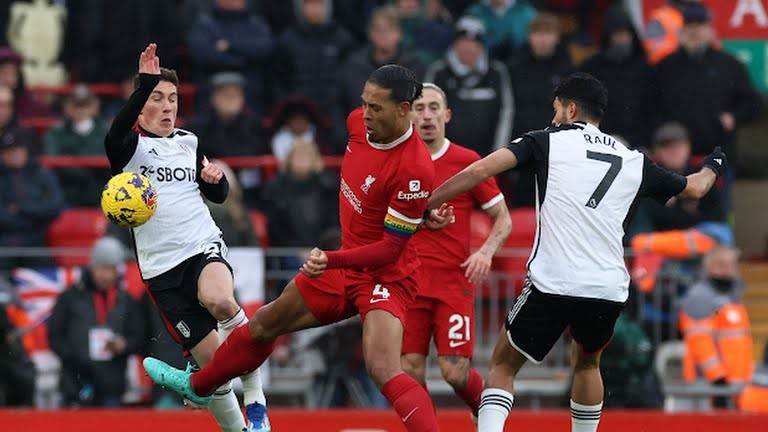 Nhìn Liverpool mới thấy khác biệt quá lớn với Man Utd  - Bóng Đá
