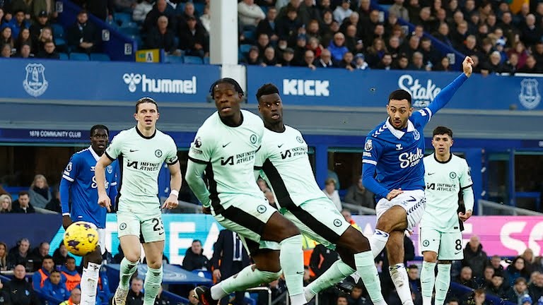 Chelsea lao dốc bởi James và Chilwell  - Bóng Đá