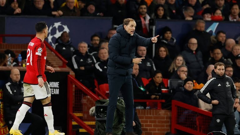 Antony khiến Kim Min-jae bẽ mặt - Bóng Đá