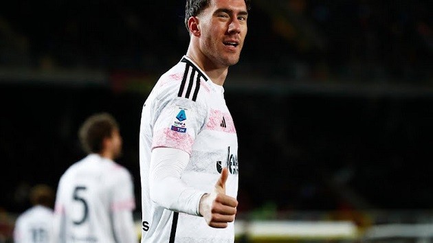 Vlahovic lập cú đúp, Juventus chiếm ngôi đầu - Bóng Đá