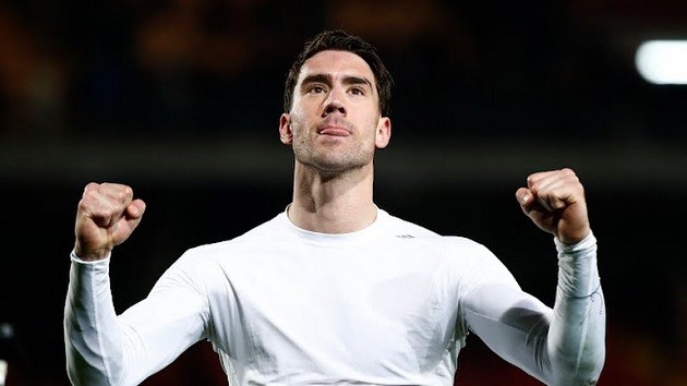 Vlahovic lập cú đúp, Juventus chiếm ngôi đầu - Bóng Đá