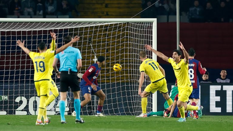 Mùa giải vứt đi của Barcelona? - Bóng Đá