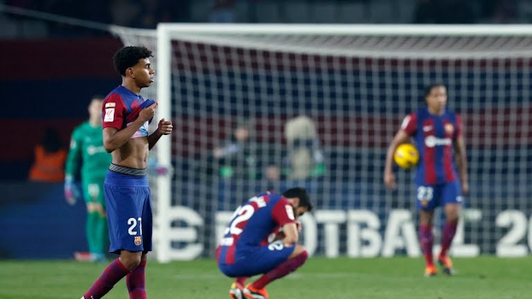 Mùa giải vứt đi của Barcelona? - Bóng Đá
