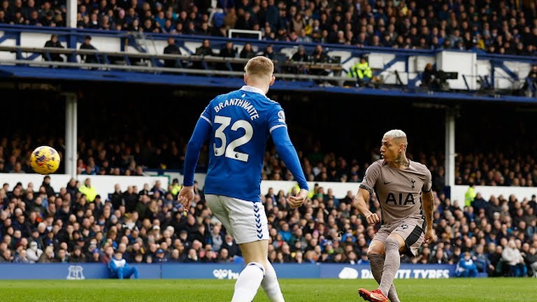 Ngả mũ trước Richarlison - Bóng Đá