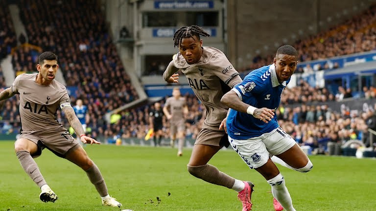 Ngả mũ trước Richarlison - Bóng Đá