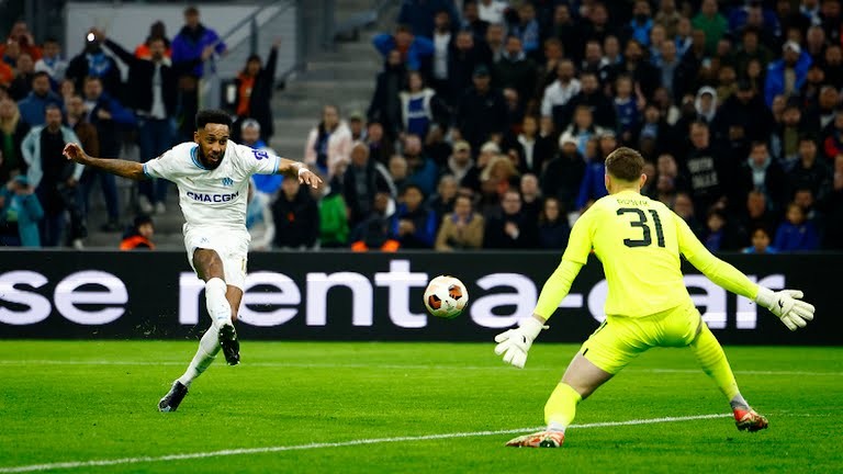Ngả mũ với Aubameyang - Bóng Đá
