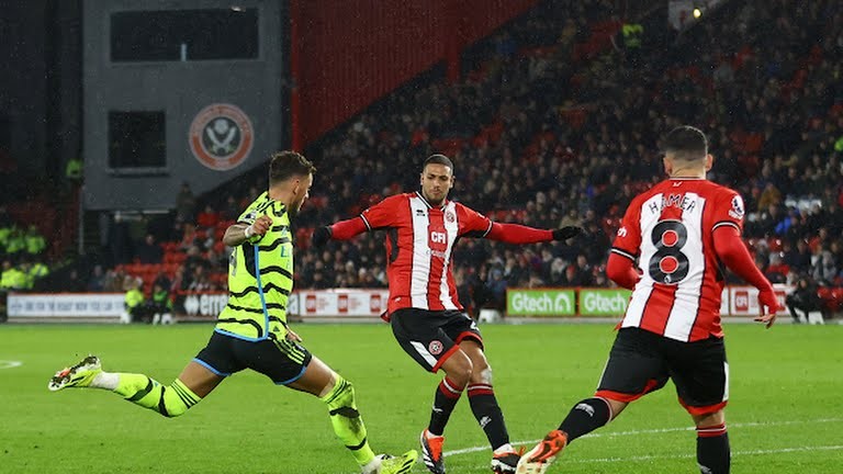 Arsenal đá thế này còn không mau vô địch - Bóng Đá