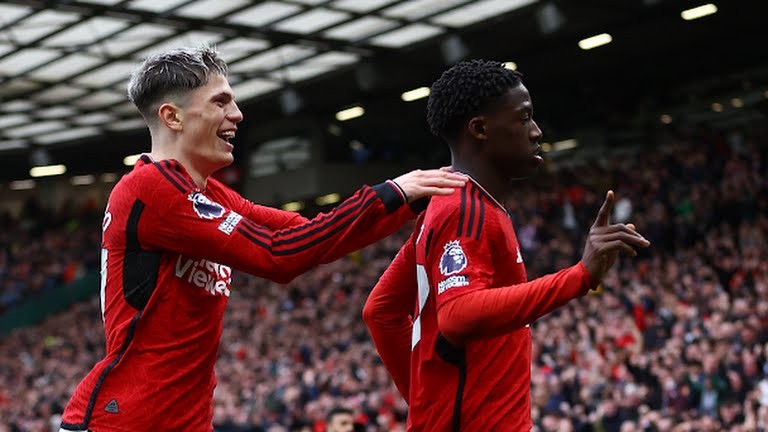 Quá đẳng cấp, Mainoo 'vẽ cầu vồng' tung lưới Liverpool - Bóng Đá