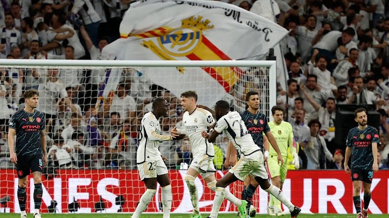 Clinton Morrison and Ben Ransom at the Bernabeu - Bóng Đá