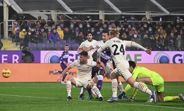 ...Milan mong manh dễ vỡ  - Bóng Đá