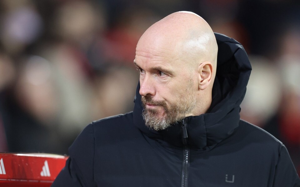 Erik Ten Hag: It’s unacceptable Manchester United are not Manchester City City title rivals - Bóng Đá
