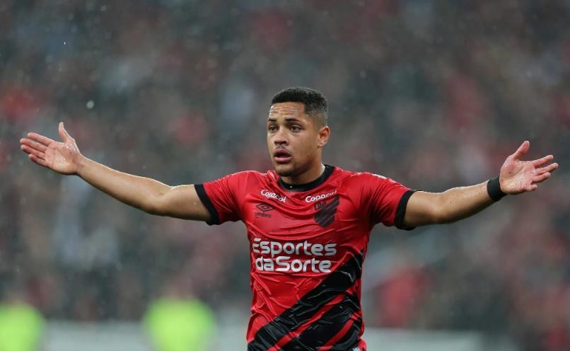 Official: Athletico Paranaense confirm Vitor Roque will join Barcelona in January - Bóng Đá