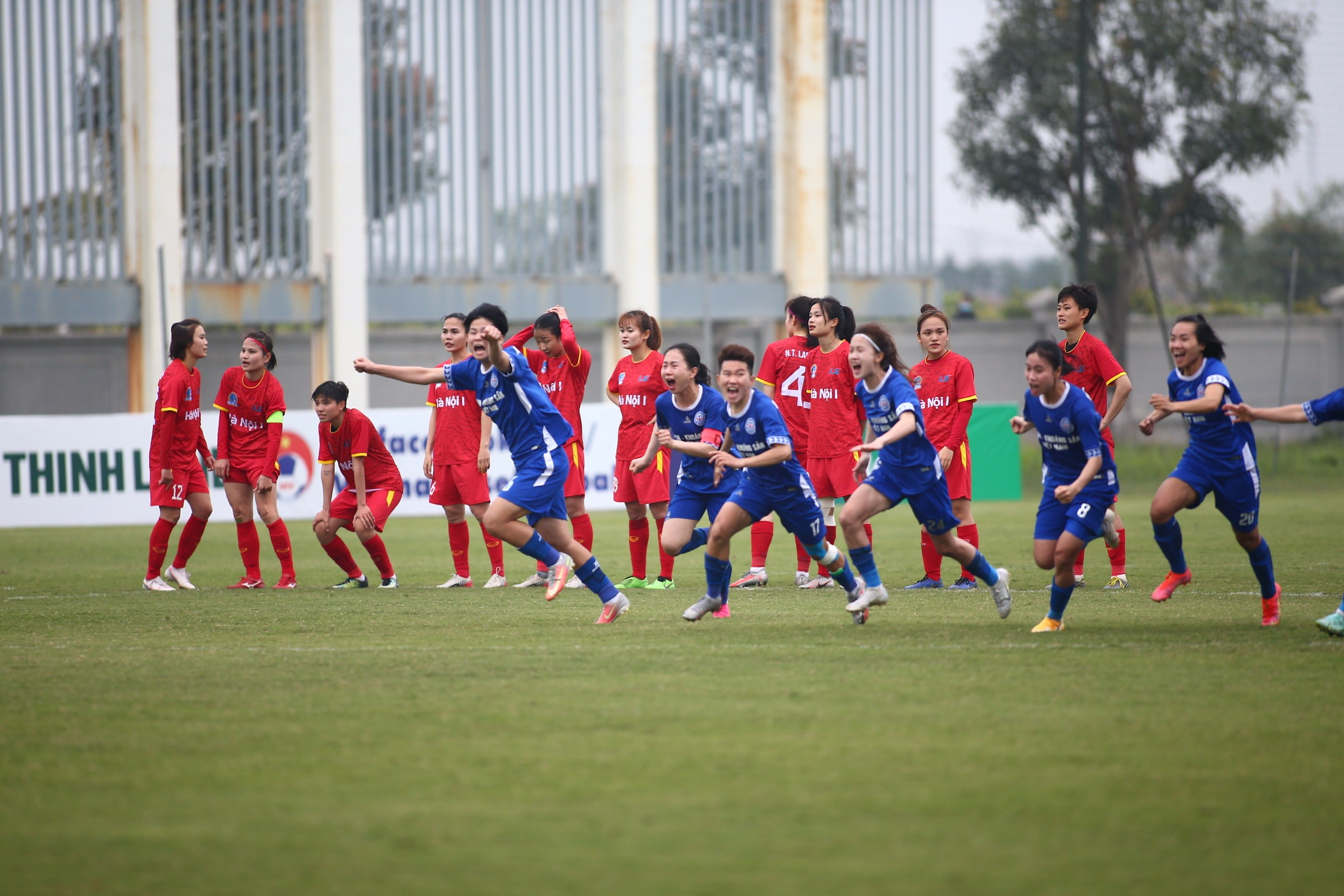 Than KSVN đăng quang cúp Quốc gia sau loạt 'đấu súng' - Bóng Đá