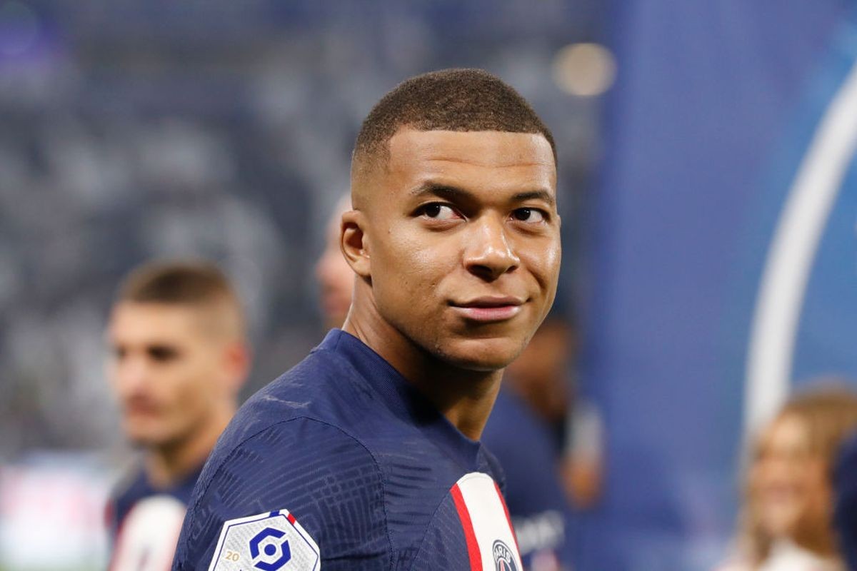 Mbappe is taunted by Argentina fans as he attends an NBA game in Brooklyn - Bóng Đá