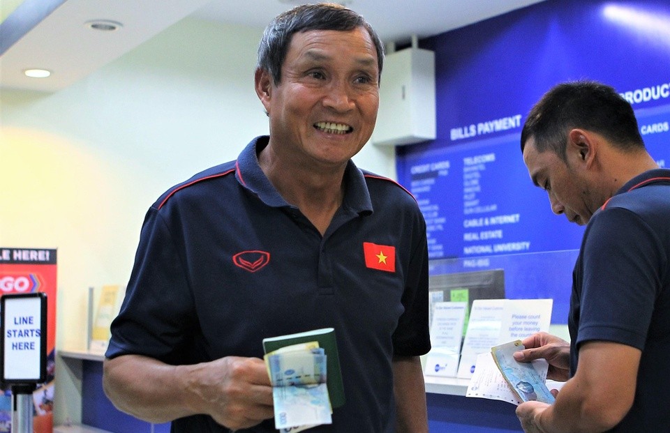 Niềm vui nhân đôi của HLV Mai Đức Chung - Bóng Đá
