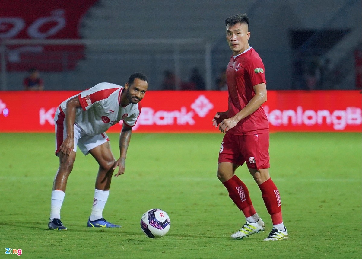 Những gương mặt lạ lẫm ở tuyển Việt Nam - Bóng Đá