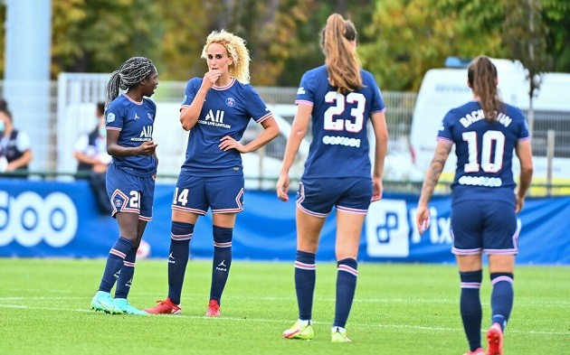 PSG confirm women's midfielder Aminata Diallo was taken into police custody today 'following an attack on the club's players.' - Bóng Đá