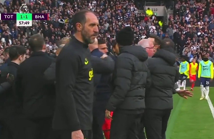 Không làm gì, HLV Tottenham vẫn bị đuổi - Bóng Đá